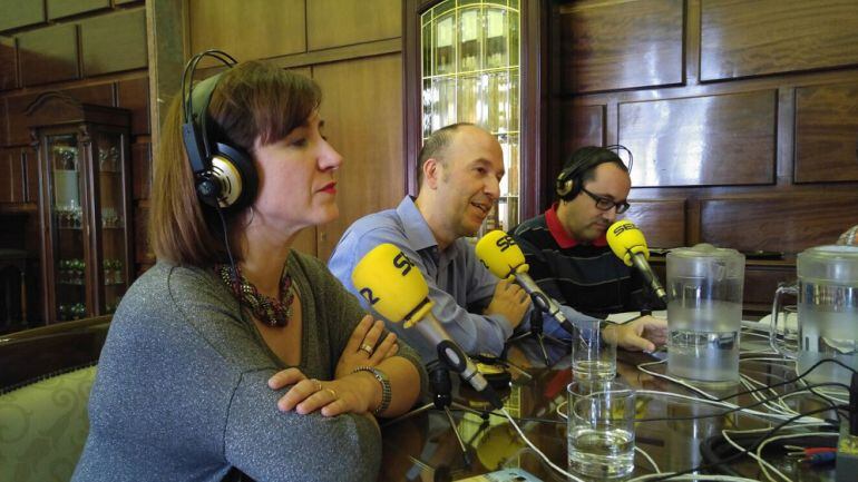 De izquierda a derecha, Sara Fernández (C&#039;s), Carmelo Asensio (CHA) y Alberto Cubero (ZeC)