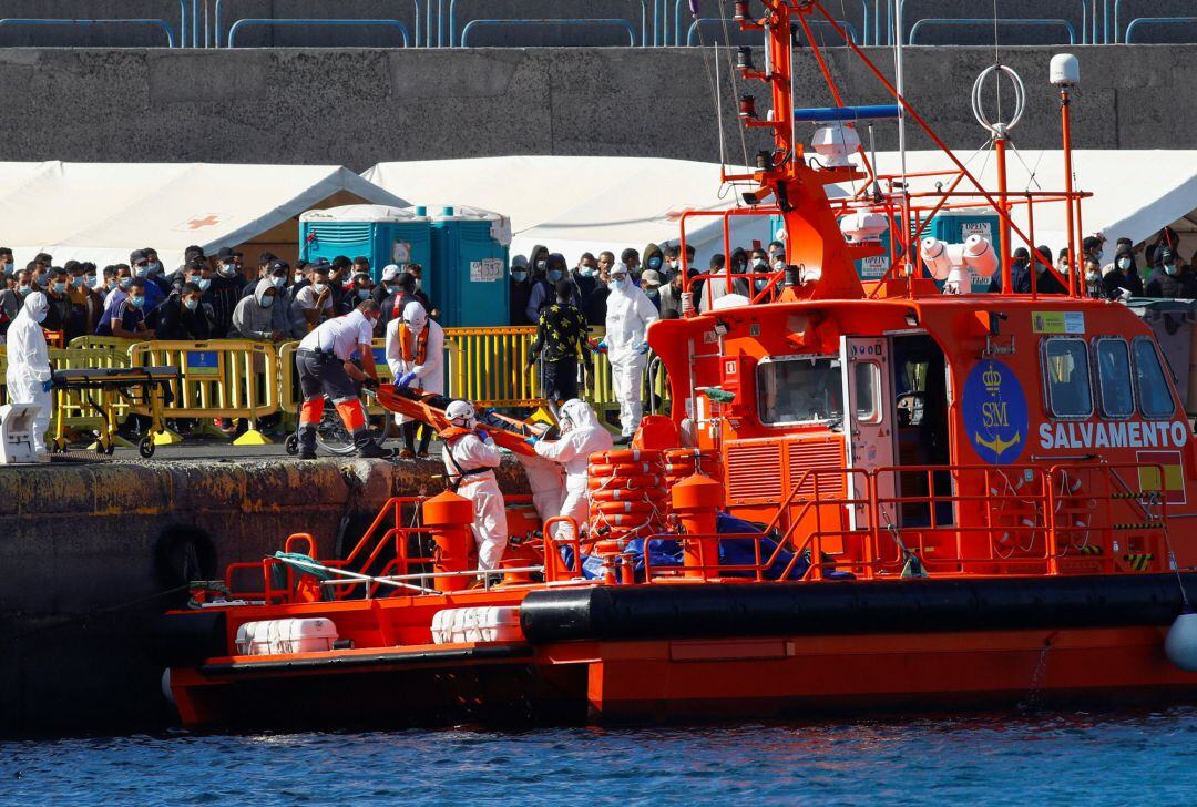 Embarcación de Salvamento Marítimo en el puerto de Arguineguin