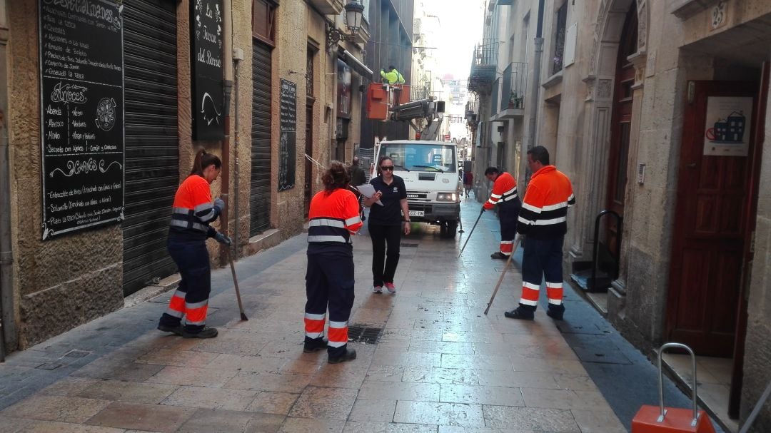 Brigada de la contrata de limpieza viaria de Alicante