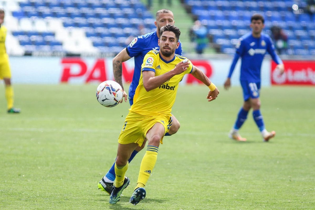 Rubén Sobrino llega libre a la Cultural.