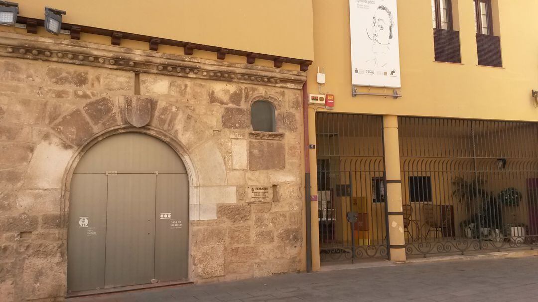 El Museo Casa de las Bolas está frente a la iglesia de San Juan