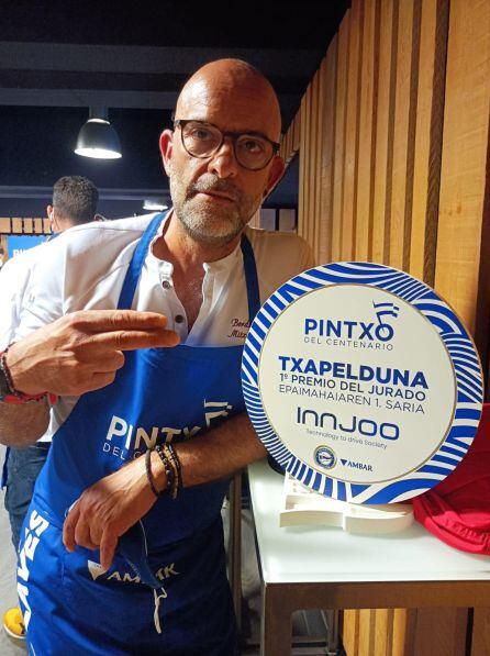 Mitxel Suárez logró el premio al mejor pintxo para celebrar el centenario del Deportivo Alavés