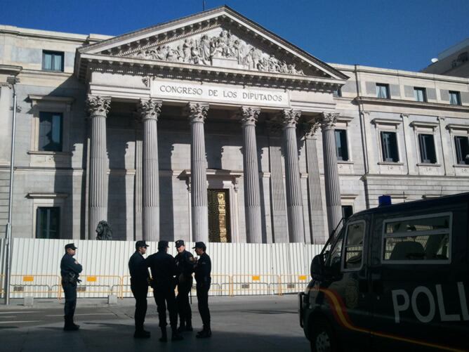 La cámara Baja vallada durante una de las protestas de este año