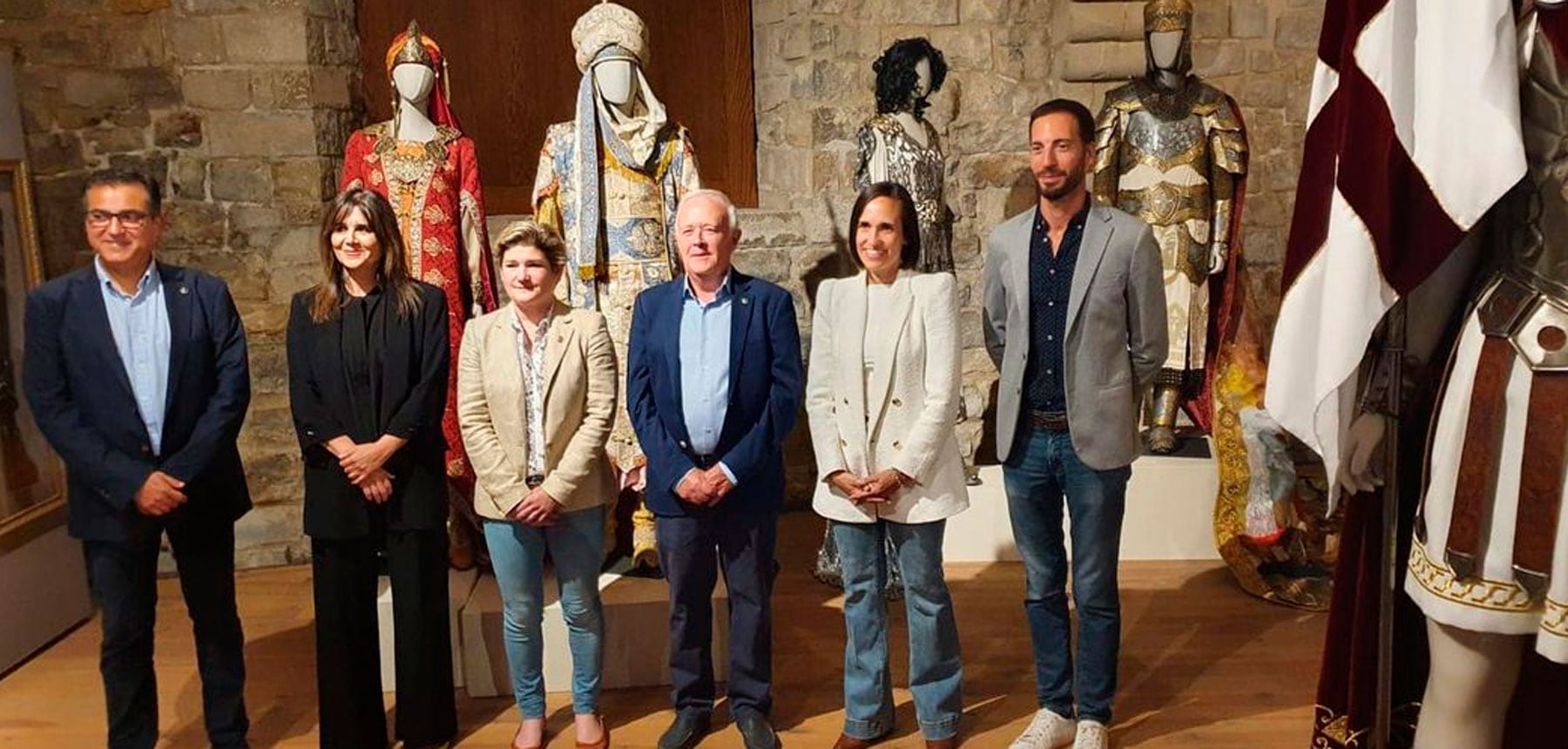 Inauguración de la exposición de las Fiestas de Moros y Cristianos de Alcoy en Pamplona