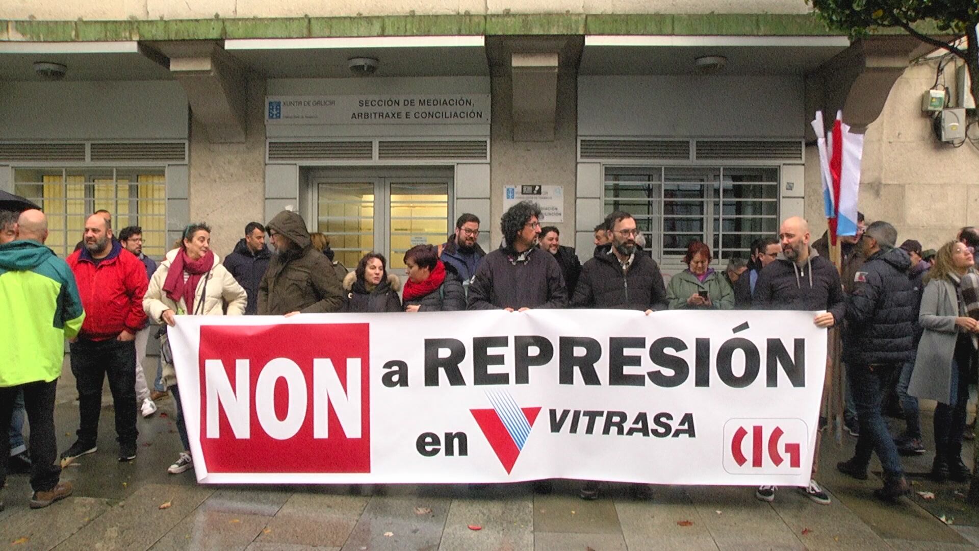 El personal de Vitrasa se concentra en las puertas del SMAC de Vigo