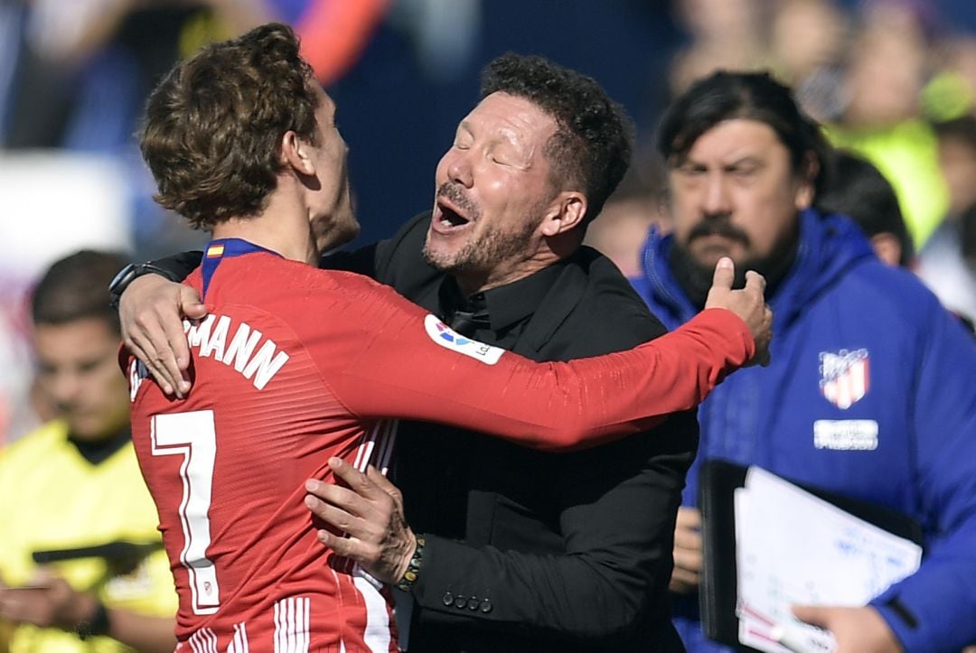 Griezmann celebrando el gol con Simeone en el partido en noviembre contra el Leganés