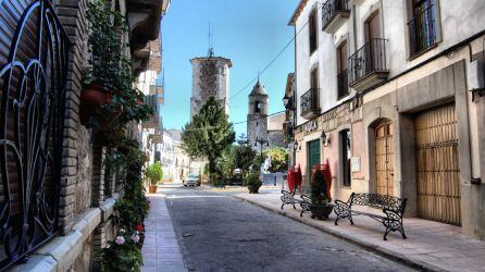 Una de las calles de Iznatoraf.