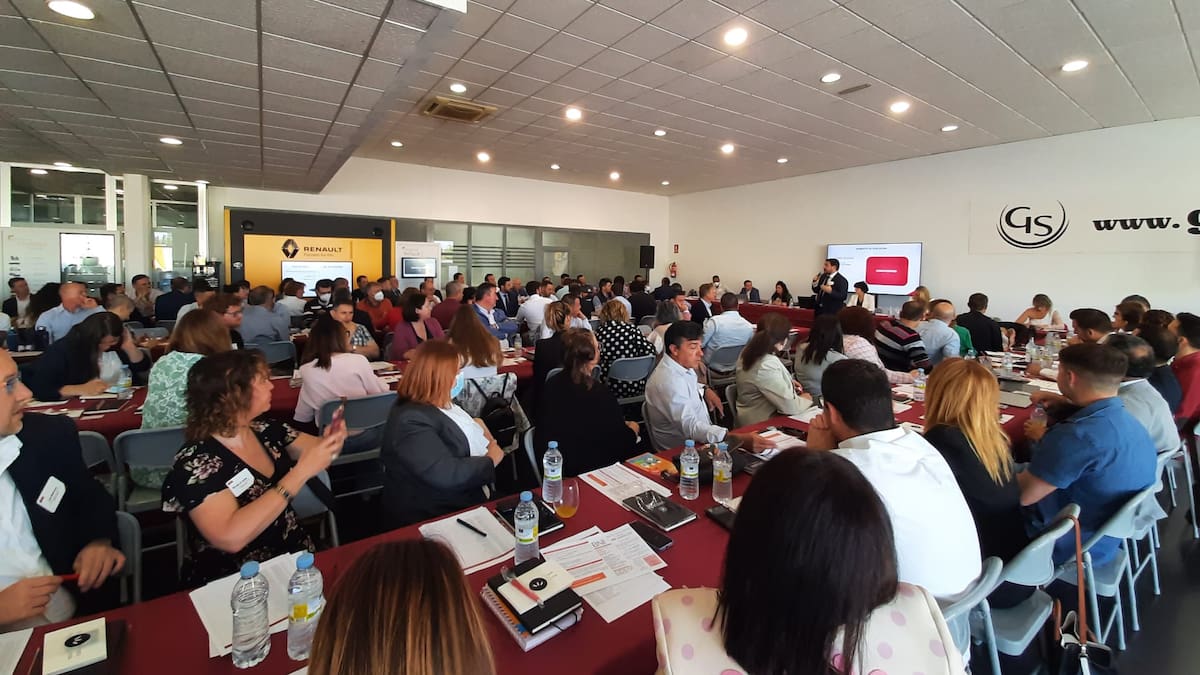 Iria Heredia y Carlos Sancho, presidenta y componente de BNI Caracter Segovia, hablan del encuentro empresarial que se celebra en Cuéllar