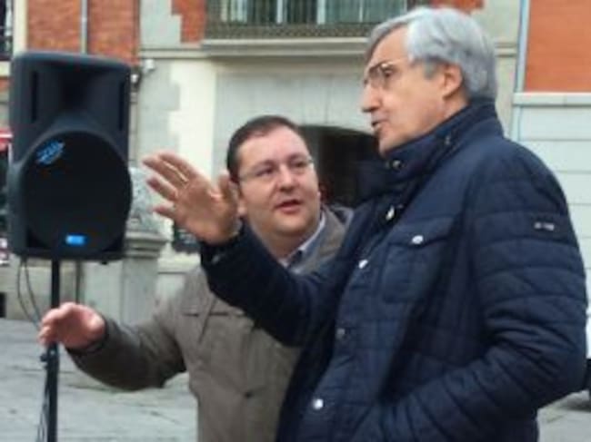 José Luis Rivas y Marco Antonio Serrano, conversan veinticuatro horas después de la celebración del Debate sobre el Estado del Municipio