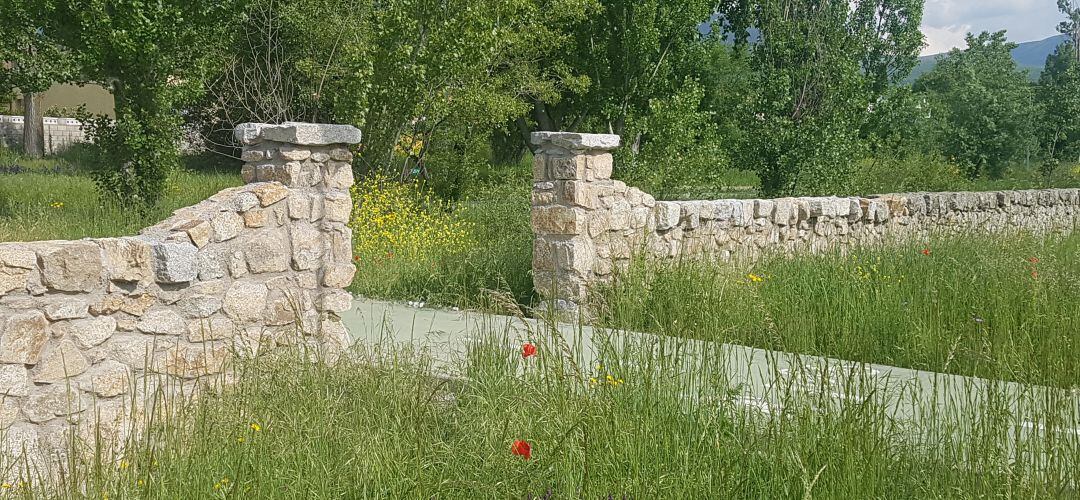 Muro de piedra en el &#039;Anillo Verde&#039;