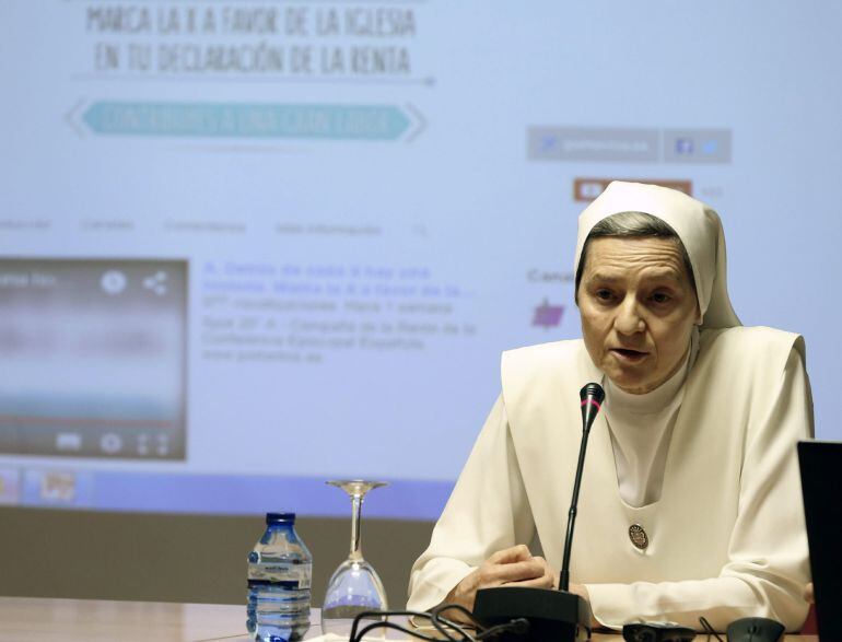 Sor Carmen Señor, protagonista de uno de los spot de televisión de la campaña de la renta, durante la presentación de la campaña de la Conferencia Episcopal, en un acto celebrado hoy en Madrid. EFE/Ballesteros