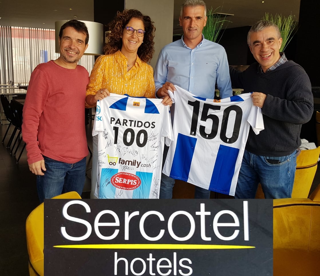 Imagen de uno de los programas que hizo Radio Alcoy en el hotel Sercotel Ciutat d&#039;Alcoi cuando Vicente Parras cumplió 150 partidos como técnico blanquiazul