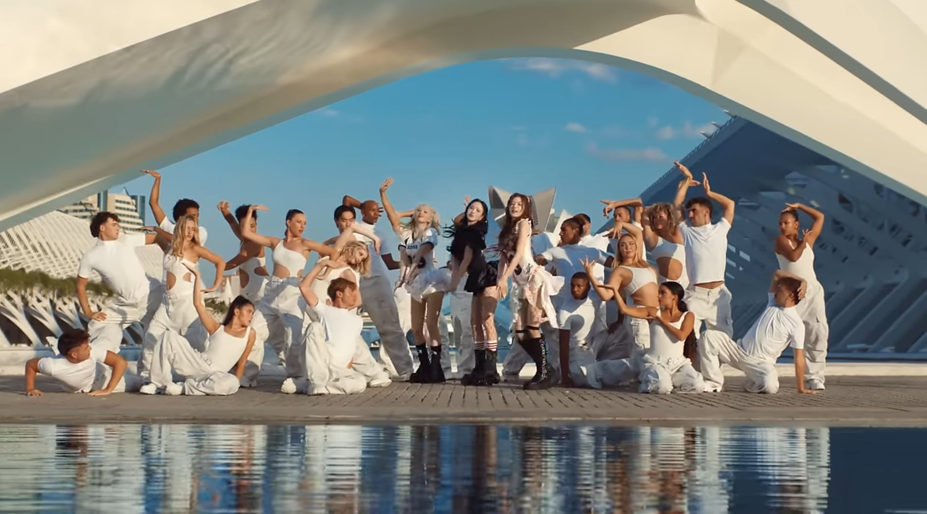 Twice en València: el grupo KPop graba un videoclip en la Ciudad de las Artes y de las Ciencias