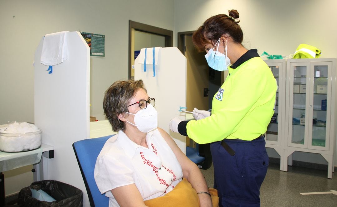 La vacunación ha superado en el Área de Salud de Cuenca el 70%, lo que se considera inmunidad de rebaño.