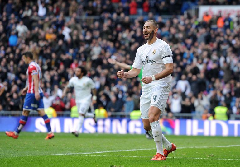 Karim Benzema celebra el quinto gol del Real Madrid.