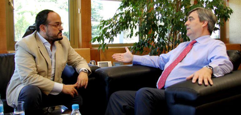 Alejandro Fernández (esquerra), amb el màxim responsable del Consejo Superior de Deportes, Miguel Cardenal. 