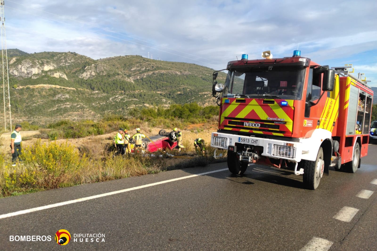 Accidente de circulación con la intervención de los bomberos del SPEIS de la Diputación de Huesca