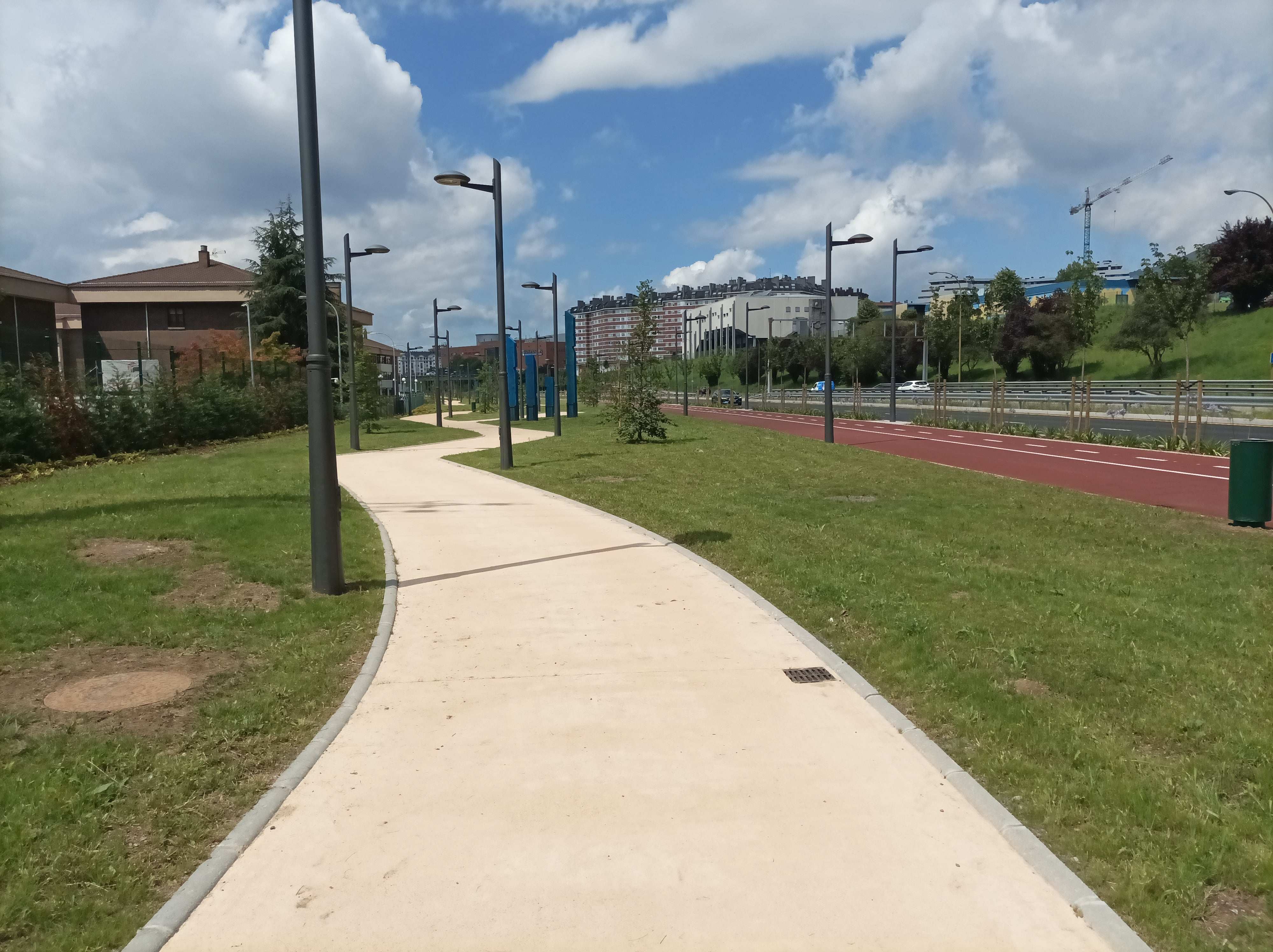 Paseo-bulevar de Santullano (Oviedo)