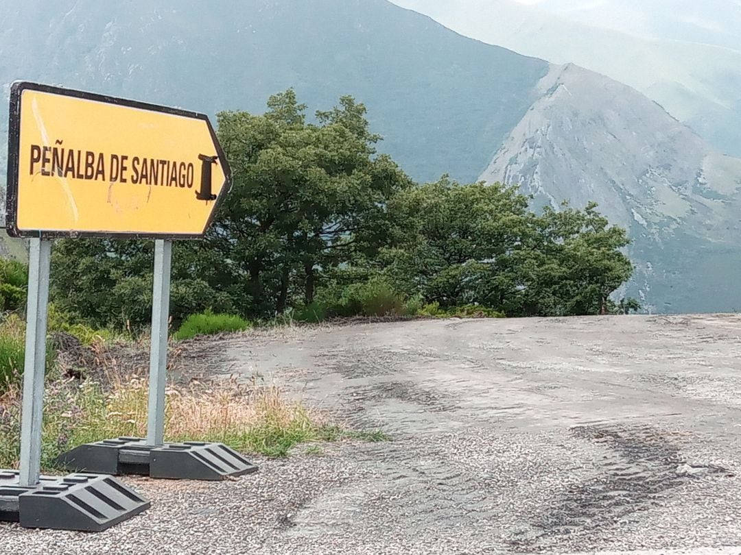 Entrada desde la carretera del Morredero