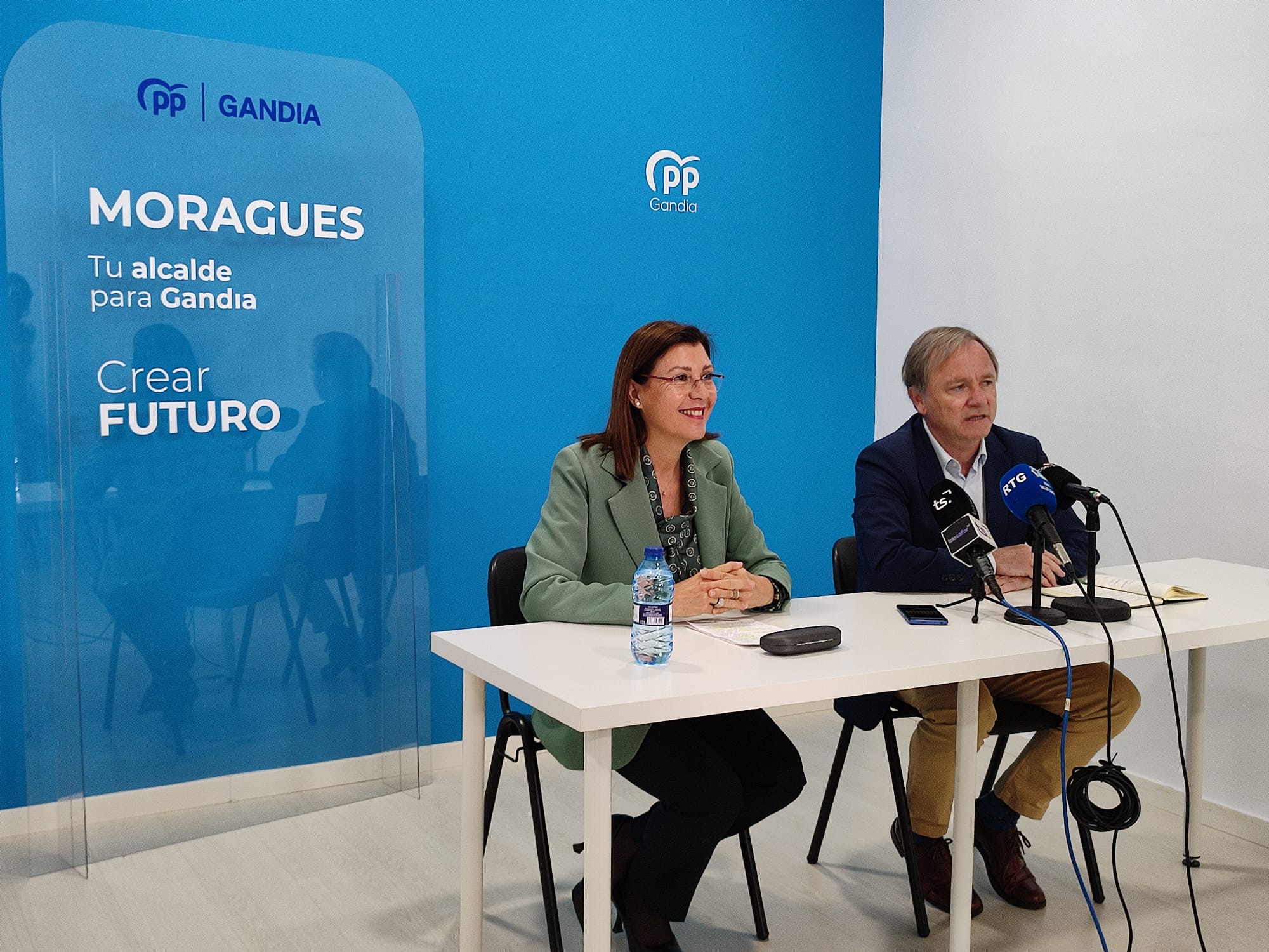Cristina Moreno y Juan Carlos Moragues, durante una rueda de prensa.