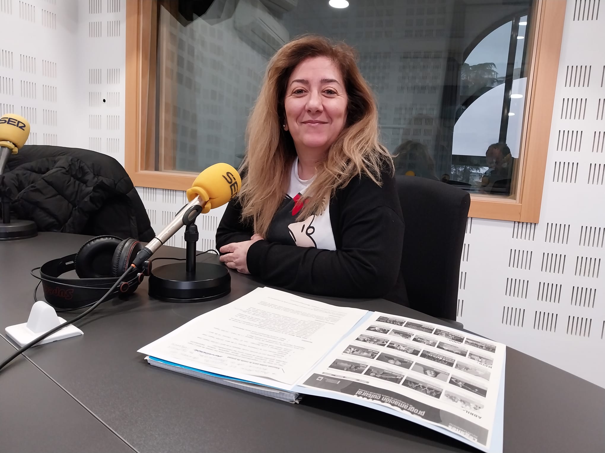 Mercedes Neria, concejala de Cultura, este  miércoles en los estudios de &#039;Hoy por Hoy Madrid Sur&#039;