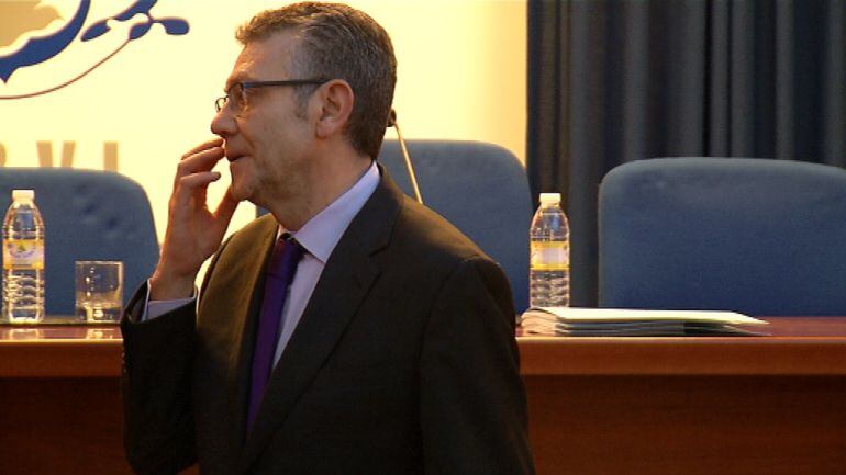 Javier Touza, momentos antes de la votación en la sede de ARVI, en el Puerto de Vigo.