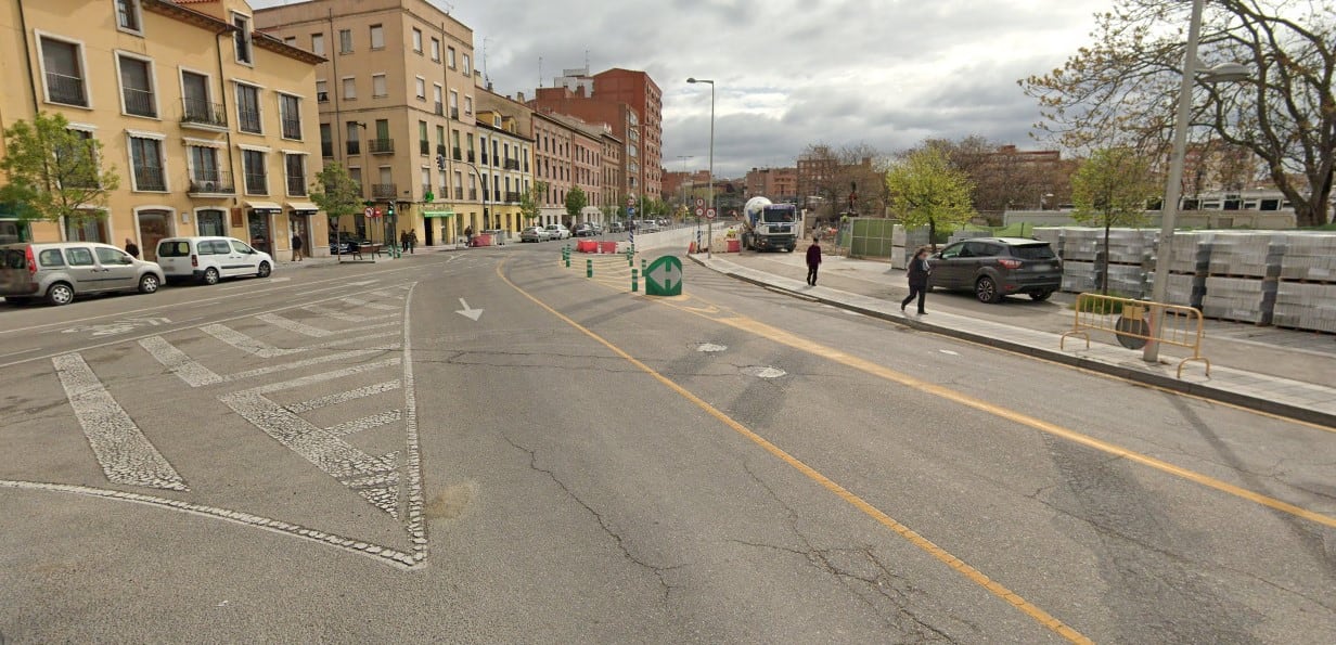 Corte de tráfico en un tramo de la calle Estación por obras en el paso de Labradores