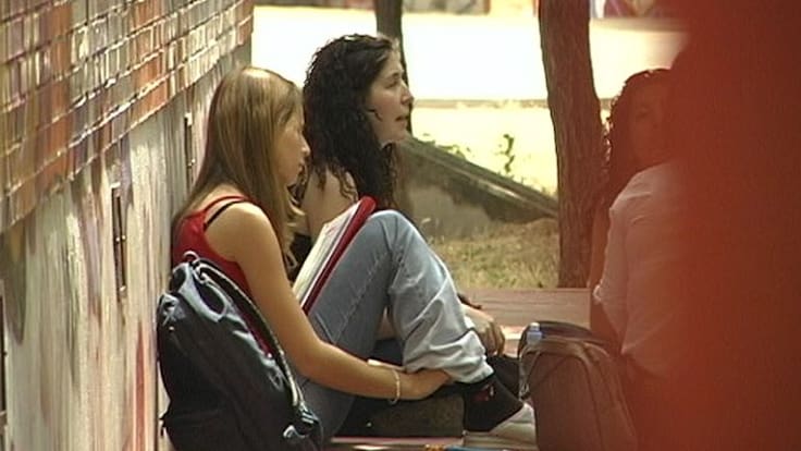 Los jóvenes vascos creen más en las elecciones y el interés por la política alcanza máximos históricos