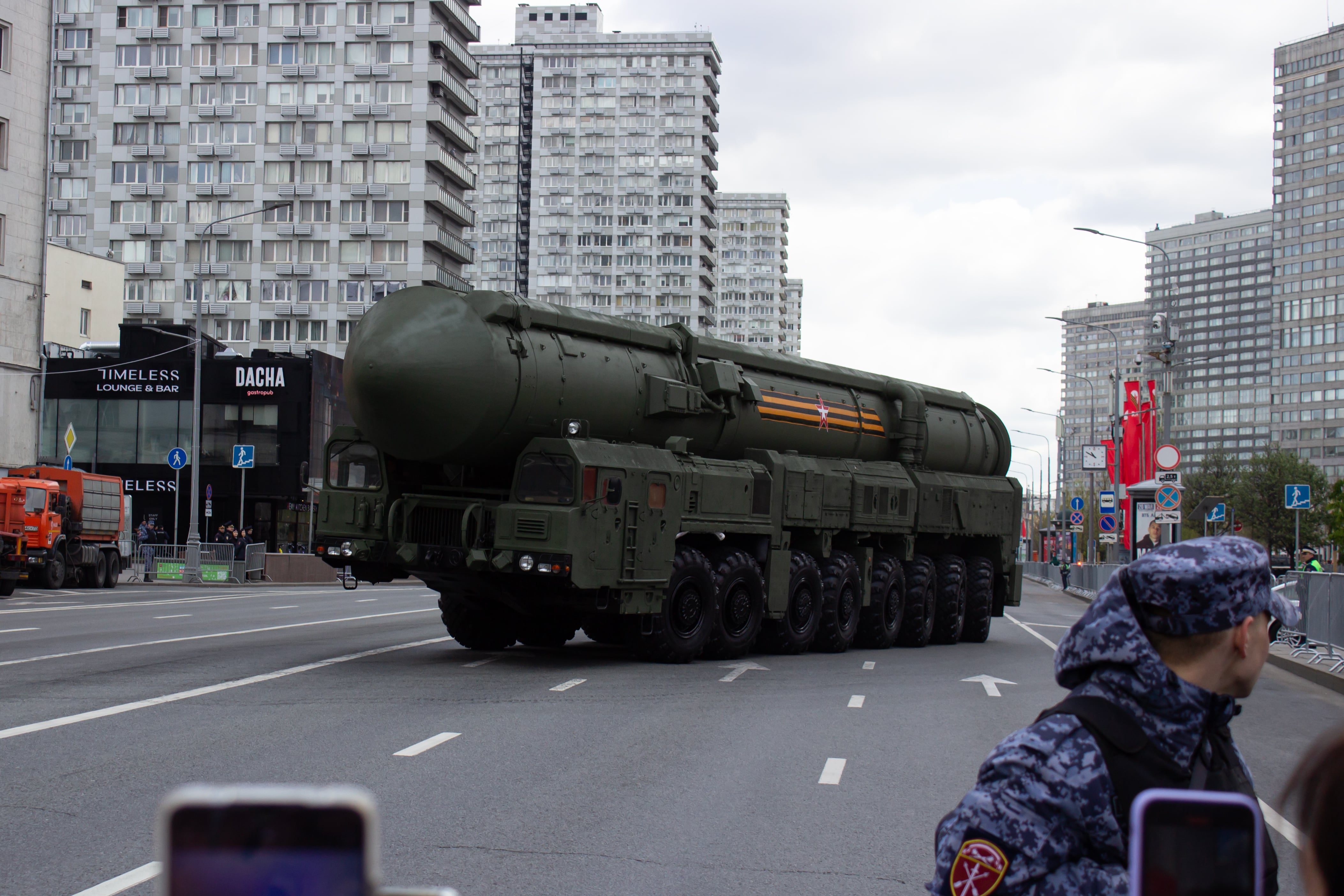 RS-24 Yars , un misil balístico intercontinental ruso equipado con un sistema que permite que un solo misil envíe múltiples ojivas nucleares a diferentes objetivos.