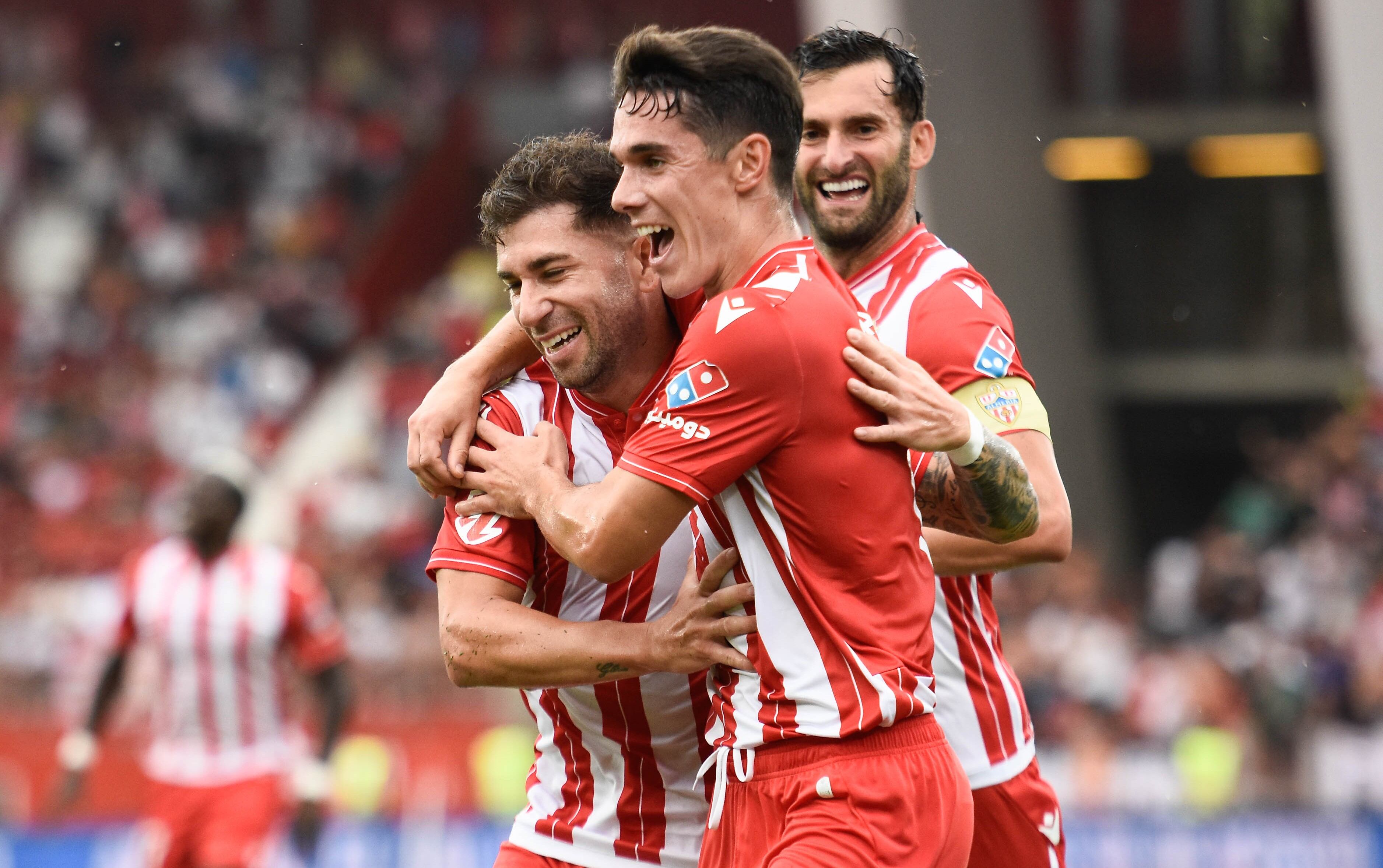 Embarba (6 goles) y Arribas (5) con Leo Baptistao de testigo.