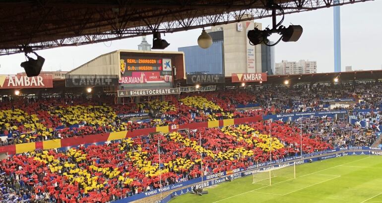 La Romareda, en una imagen del recibieminto al equipo en el partido contra el Huesca