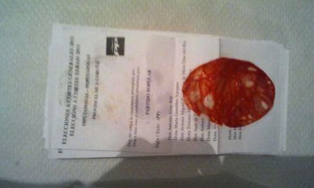 Papeleta de Val do Dubra que en 2011 fue admitida como voto válido en primera instancia pero recurrida después a la Junta Electoral.