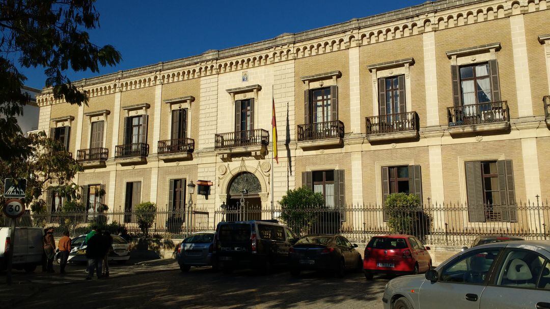 Fachada de la comisaría de la Policía Nacional de Jerez