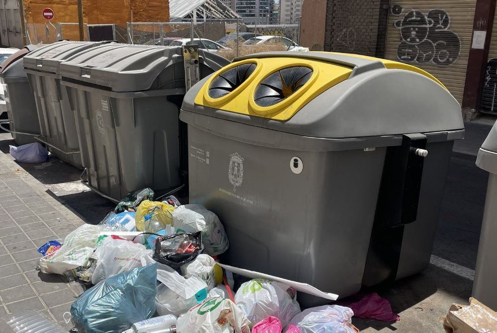 Imagen de este domingo, 30 de junio, en un barrio de Alicante