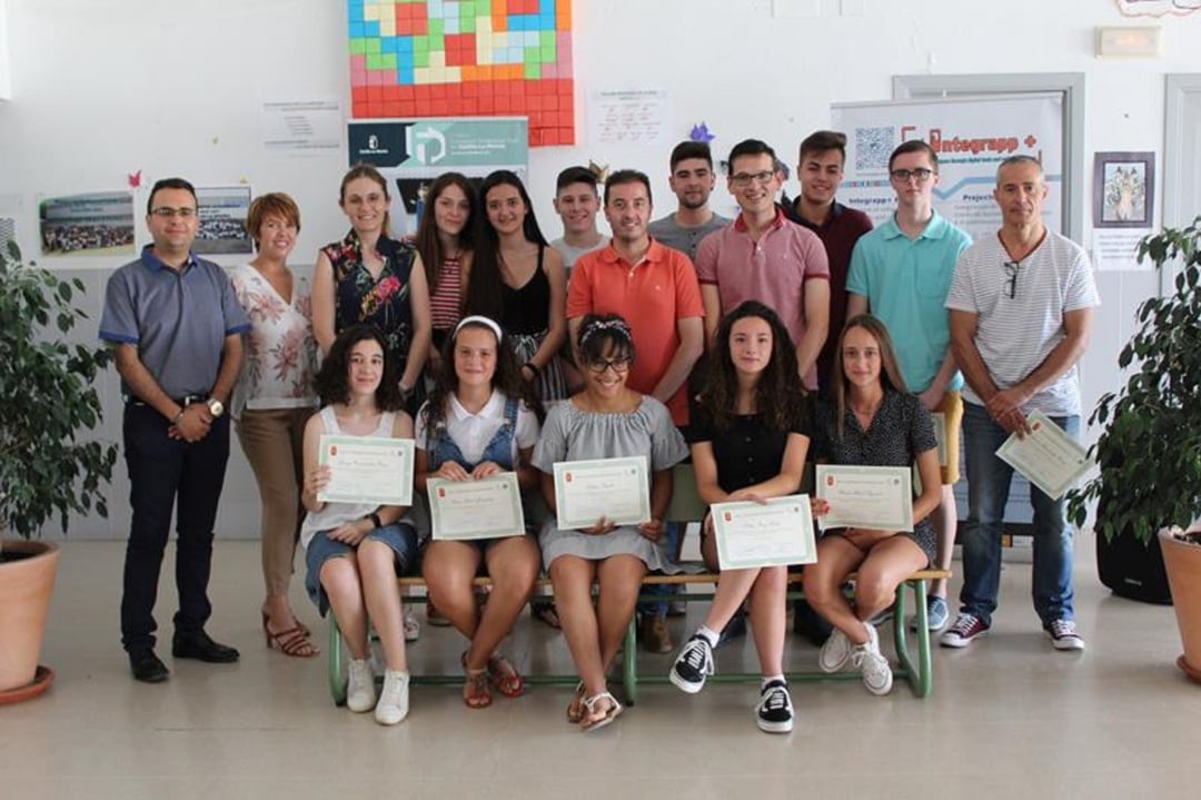 Fotografía de los becados del IES Cañada de la Encina de Iniesta