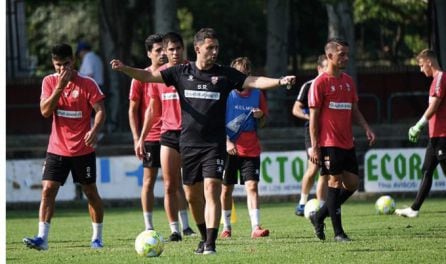 Sergio Rodríguez se dirige a los suyos en un entrenamiento de la presente temporada