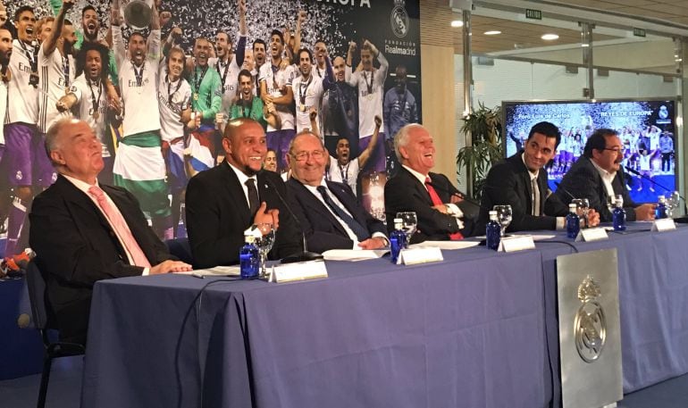 Las leyendas blancas reunidas por la Fundación Real Madrid.