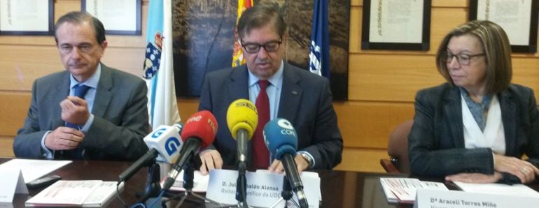 Antonio Abril, Julio Abalde y Araceli Torres