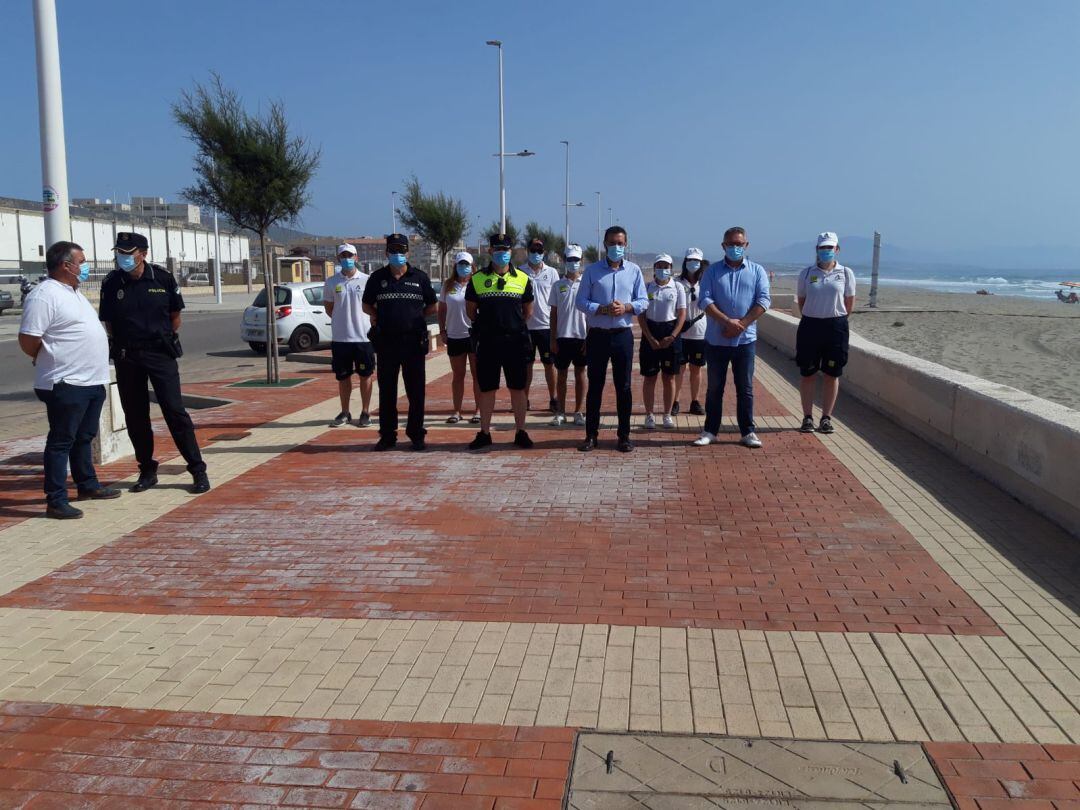 Franco en su visita a la playa este mediodía.