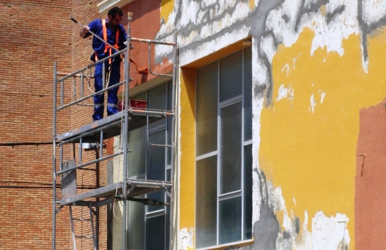 Obras de mantenimiento en un centro de La Línea