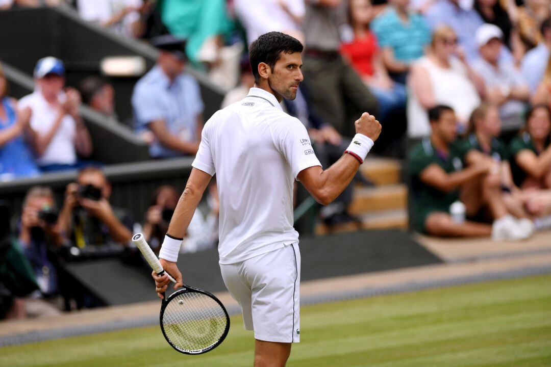 Djokovic celebra un punto en la final ante Federer.