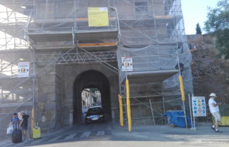 La Puerta del Cambrón preparándose para las obras de restauración