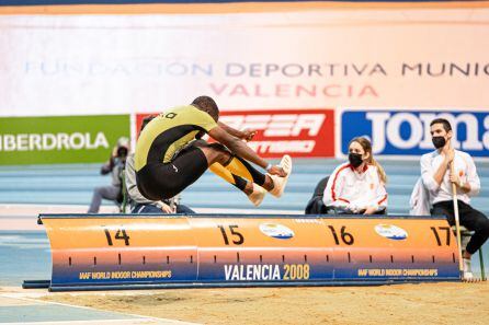 Alberto de Oliveira en el triple salto