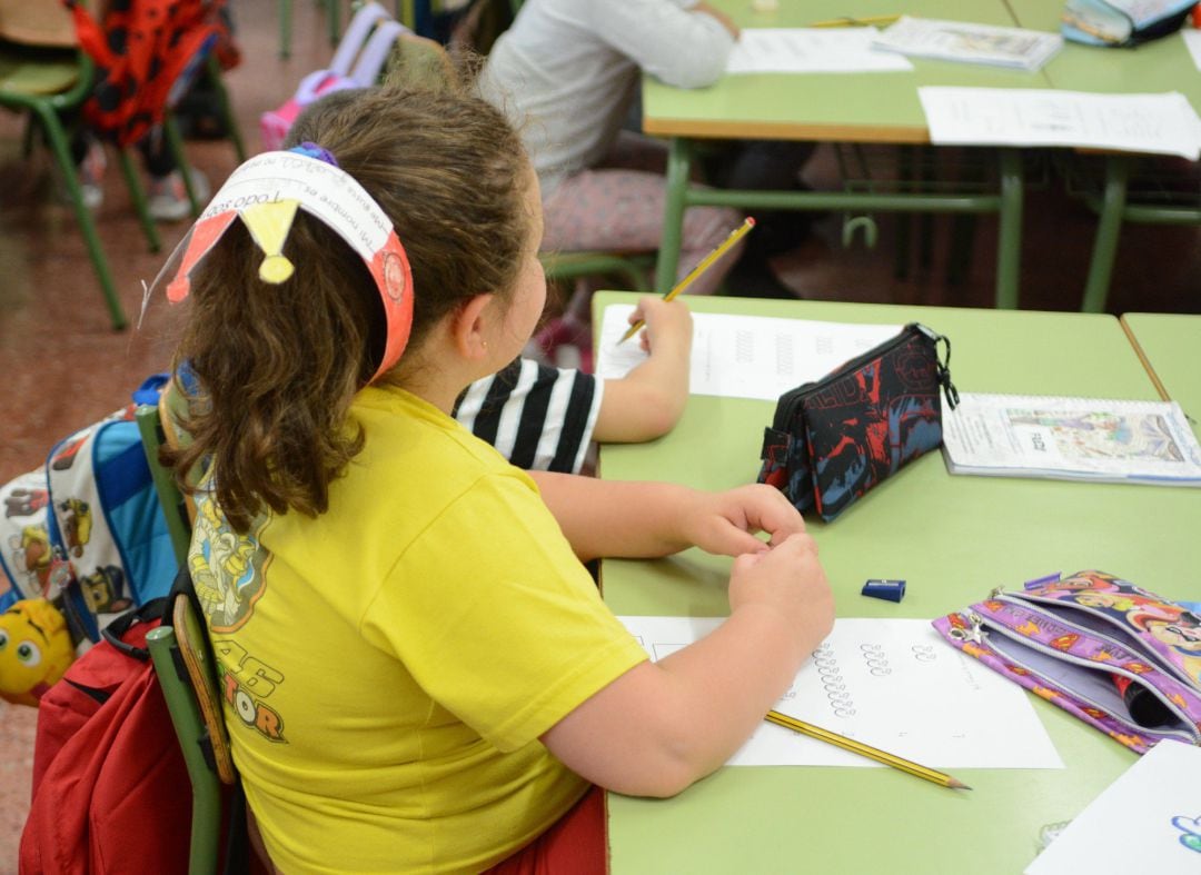 Una alumna, en un centro educativo.