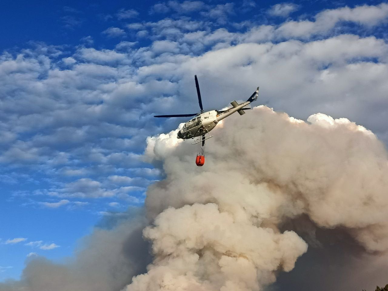 Operativo del Gobierno de Aragón contra el incendio declarado entre las provincias de Teruel y Castellón