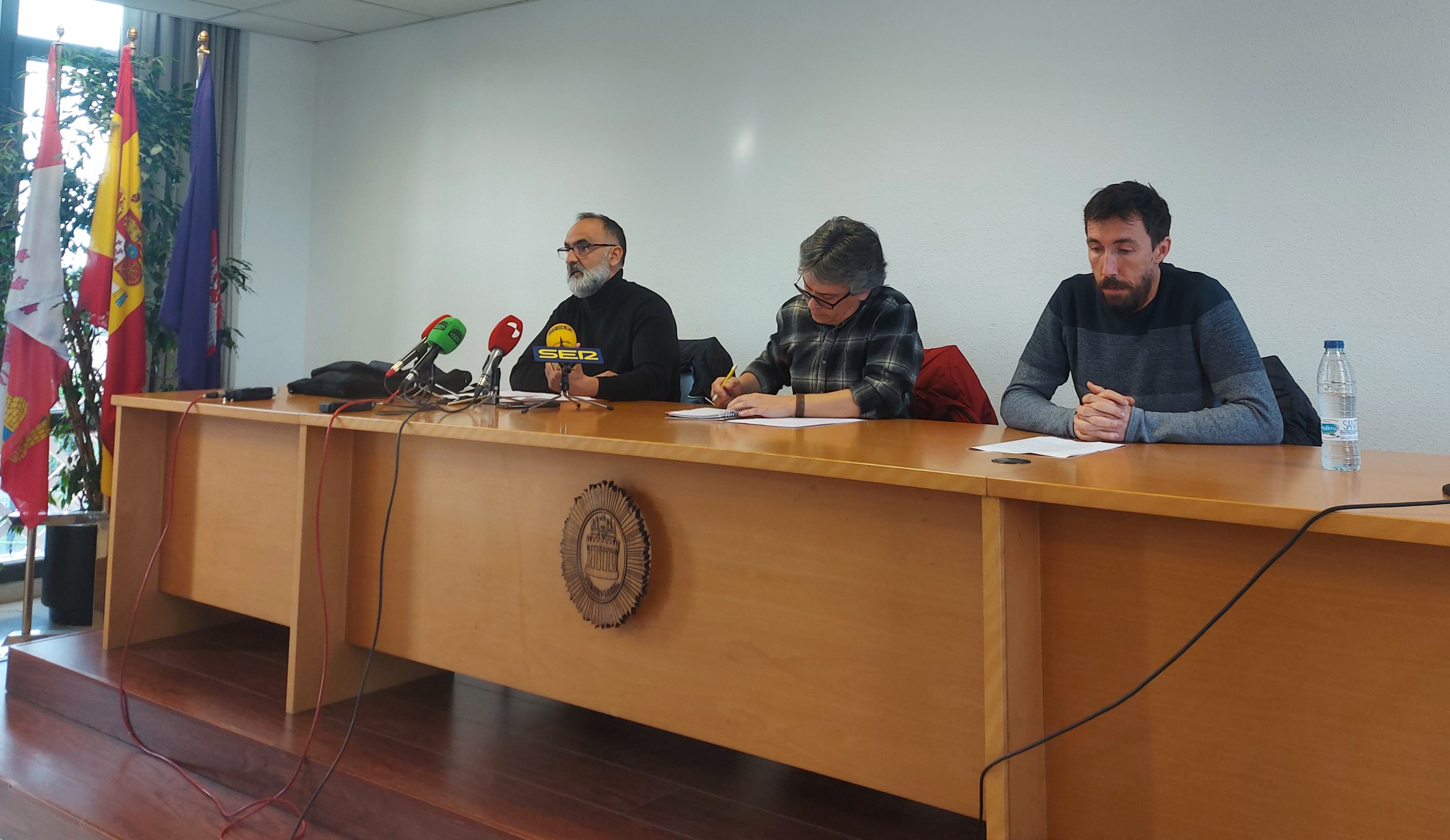 De izquierda a derecha, Fco. Javier Sanz Sindicato Profesional de Policías Municipales, José Alberto Novoa (CCOO) y Alberto Martín (CSIF)