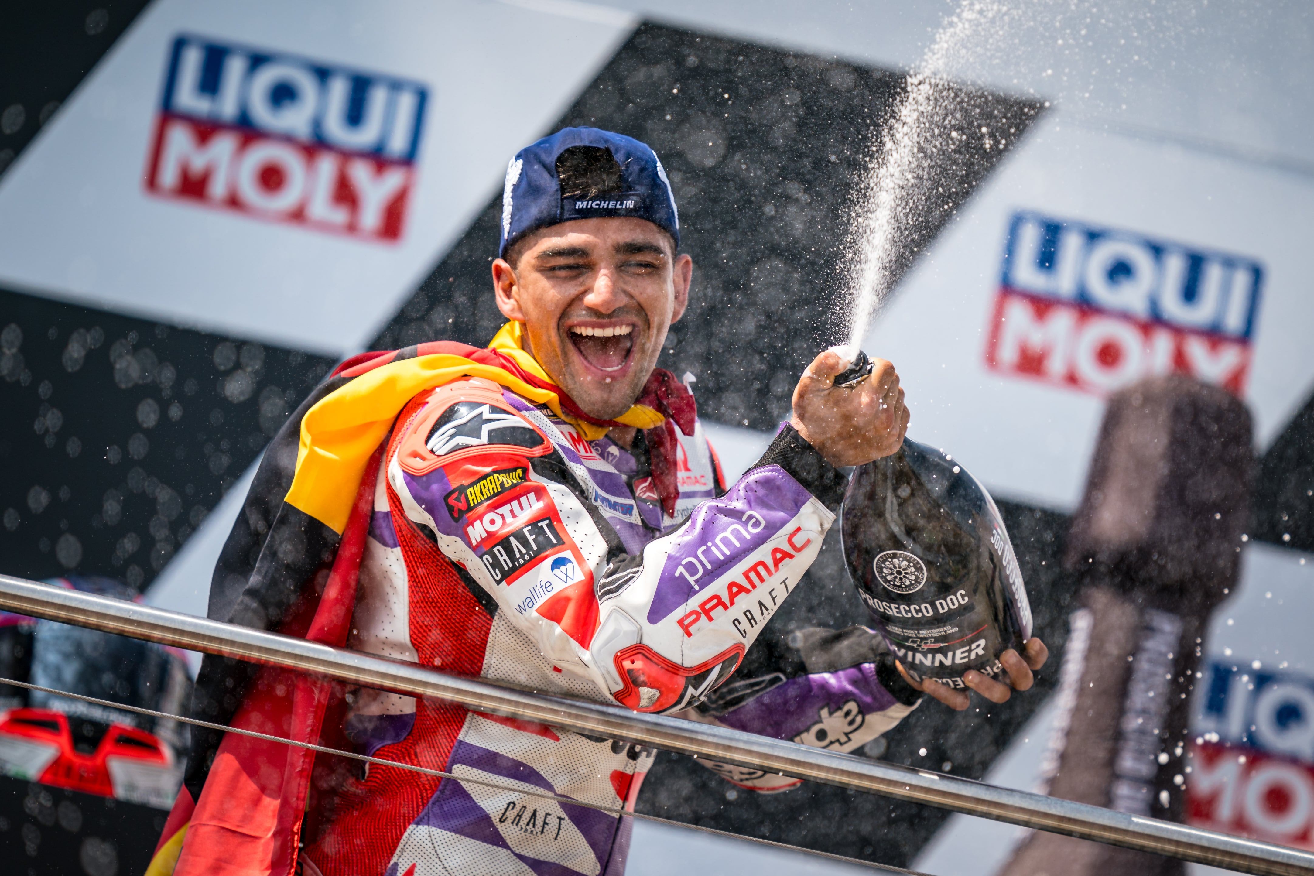 Jorge Martín celebra su triunfo en el GP de Alemania. (Photo by Steve Wobser/Getty Images)