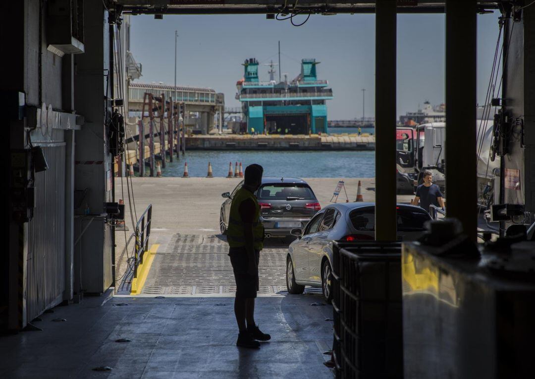 Un embarque en el Puerto de Algeciras.