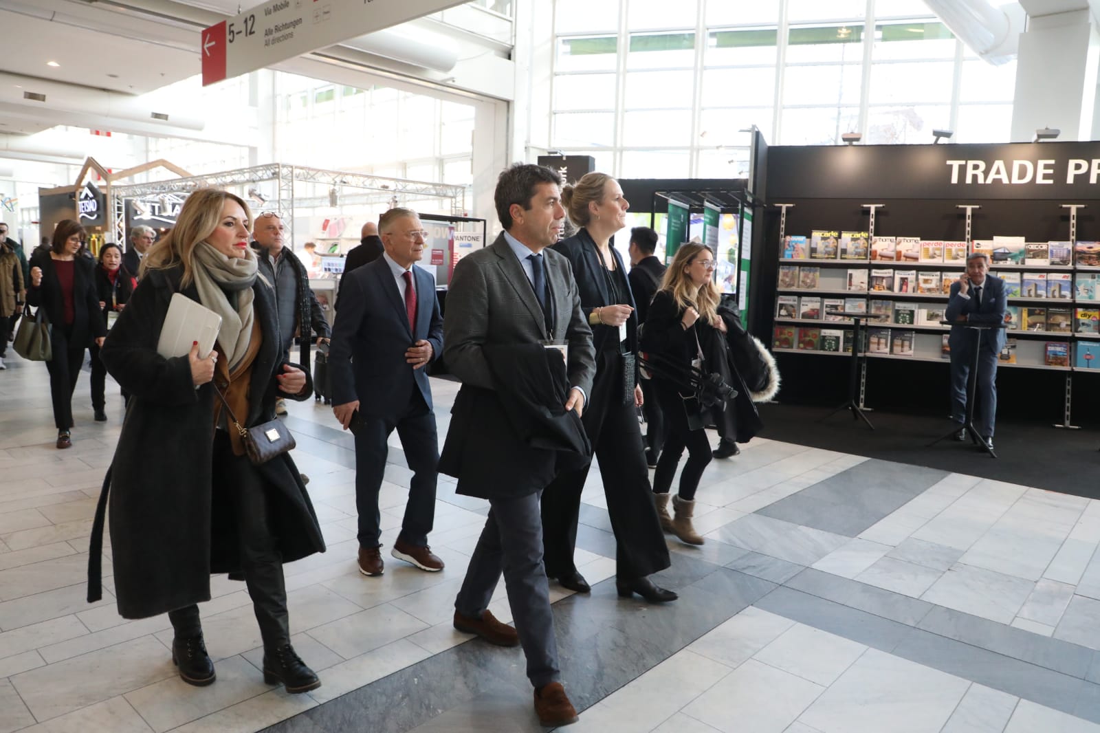 Delegación institucional valenciana visita Heimtextil 2024