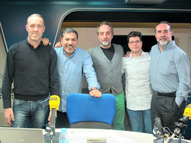 Miguel del Arco, Alberto Granados, Gonzalo de Castro, Fernando Berlín y Pablo Batlle presentando la obra de teatro Deseo.